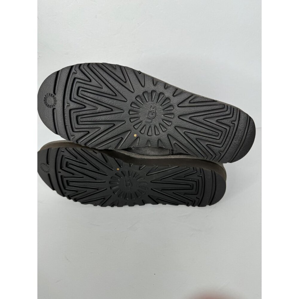 NEW UGG Classic Mini UGG Rubber Logo Grey Boot Suede Sheepskin EU 42 US 11 UK 9 - Picture 9 of 9